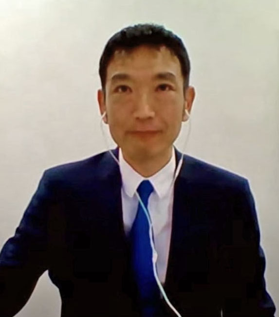 宇宙飛行士選抜試験に合格し、オンラインで記者会見に臨む諏訪理さん（共同）