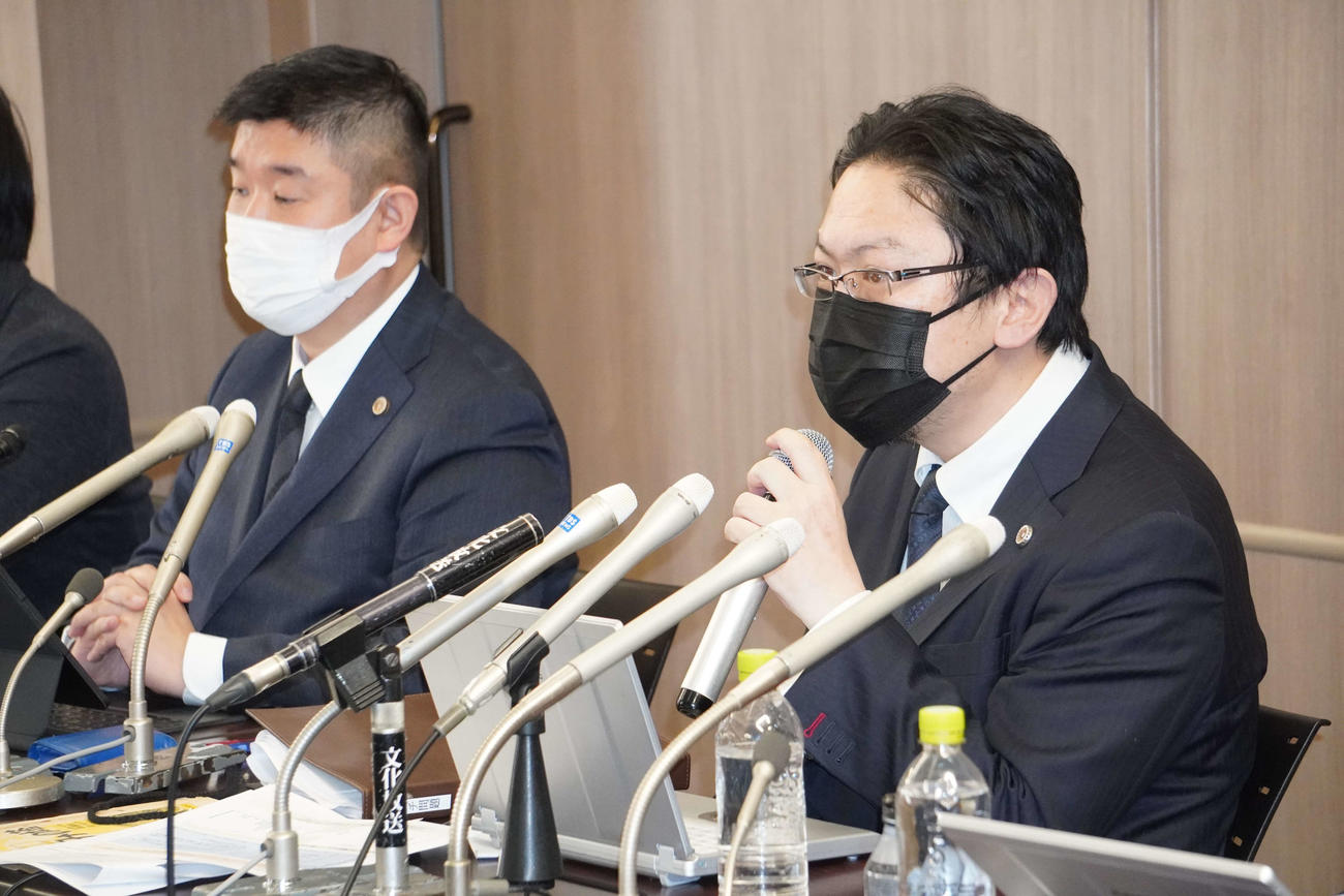 会見を行ったエホバの証人問題支援弁護団の田畑淳氏（左）と田中広太郎氏（撮影・沢田直人）