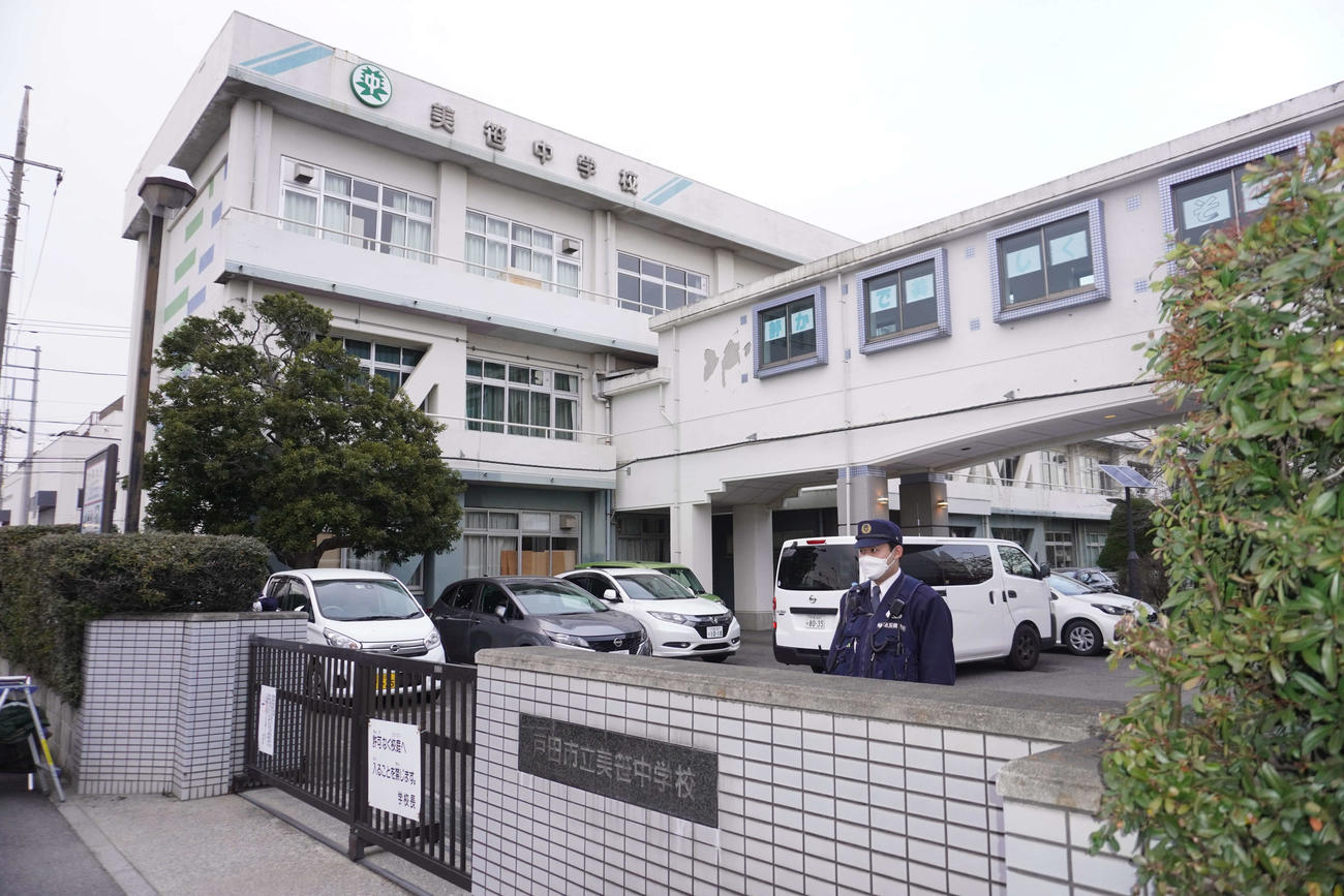 殺人未遂事件があった埼玉県戸田市立美笹中学校（撮影・沢田直人）