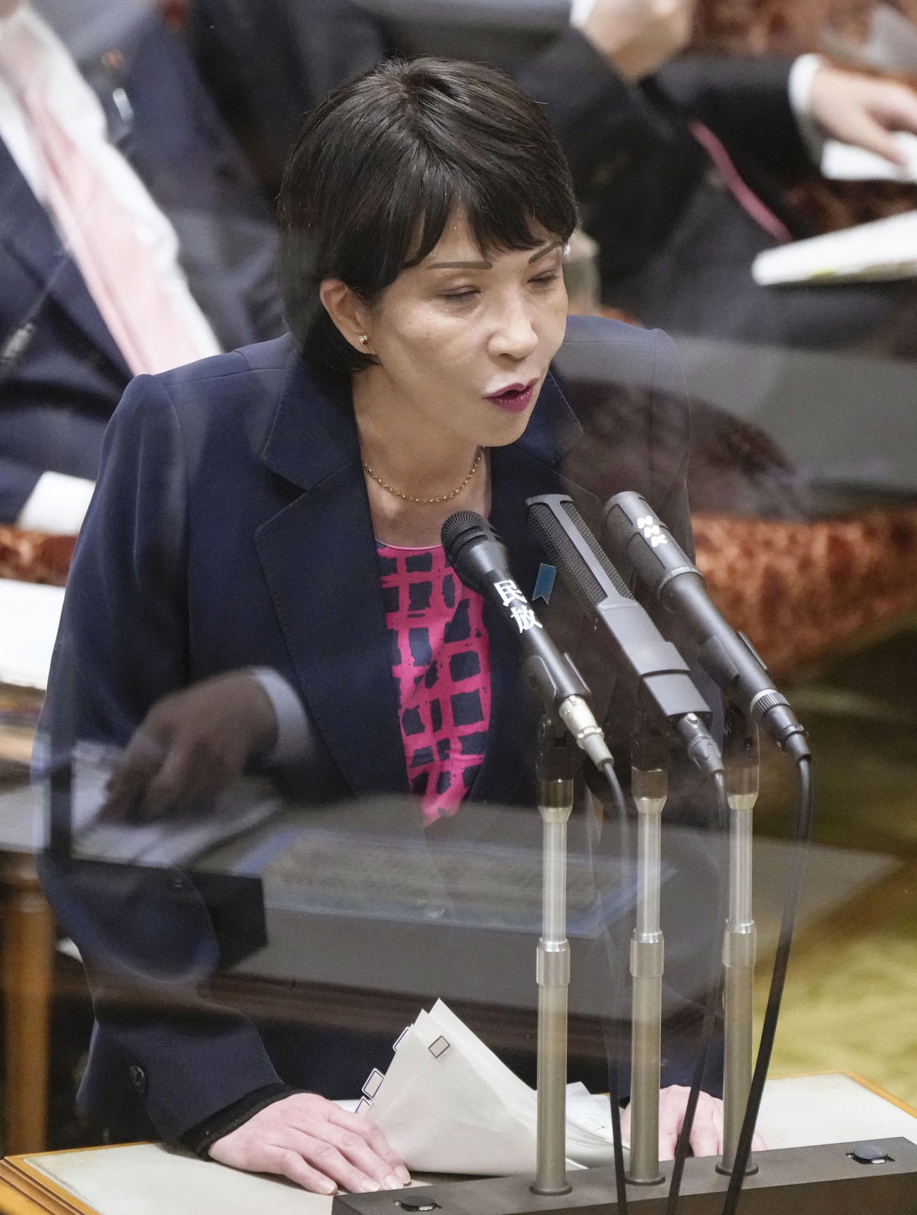 参院予算委で答弁する高市経済安保相（共同）