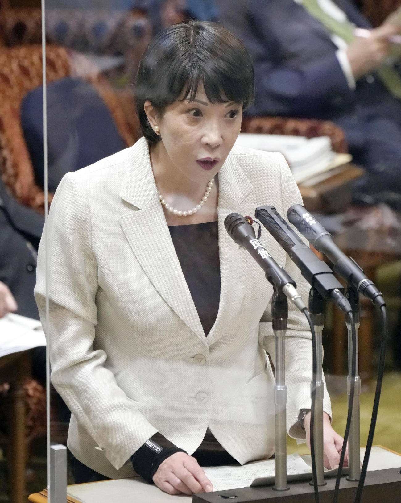 参院予算委で答弁する高市経済安保相（共同）