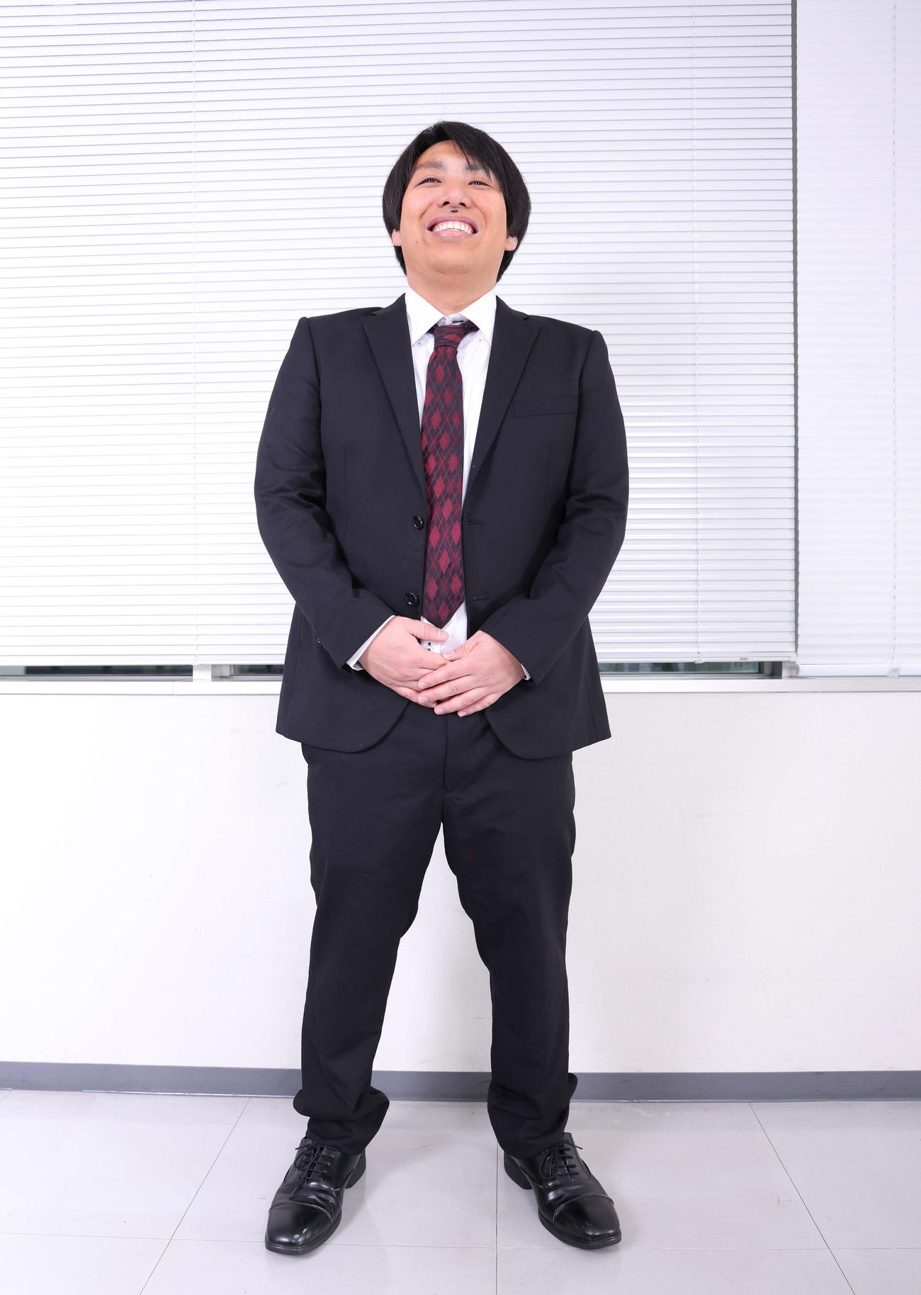 里崎智也氏のものまねをする「＃ちょいまねジャパン」のたけのこの里崎智也（撮影・河田真司）