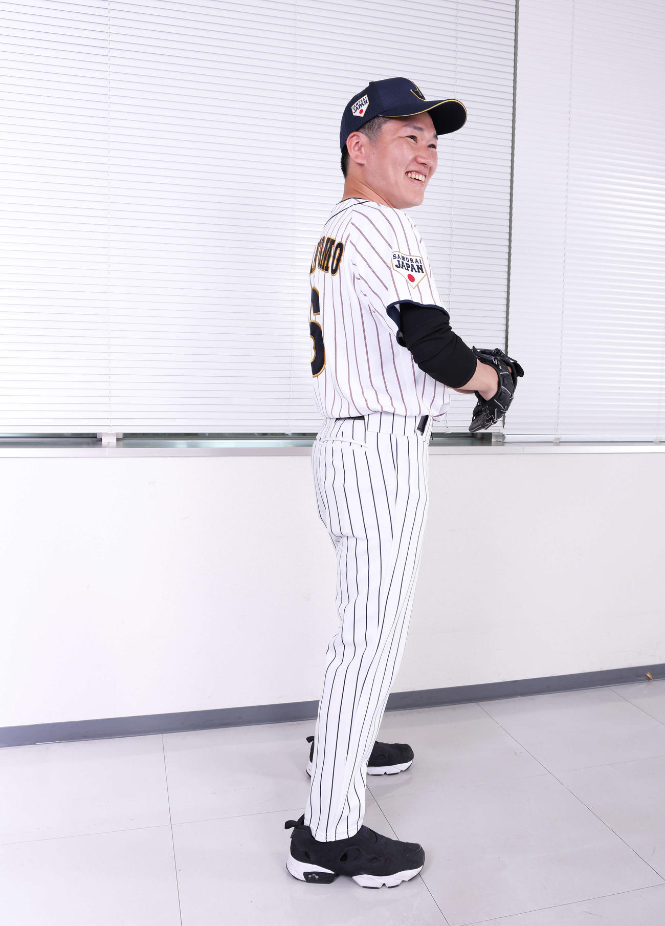 ヤクルト高橋のものまねをする「＃ちょいまねジャパン」の高橋奎似（撮影・河田真司）