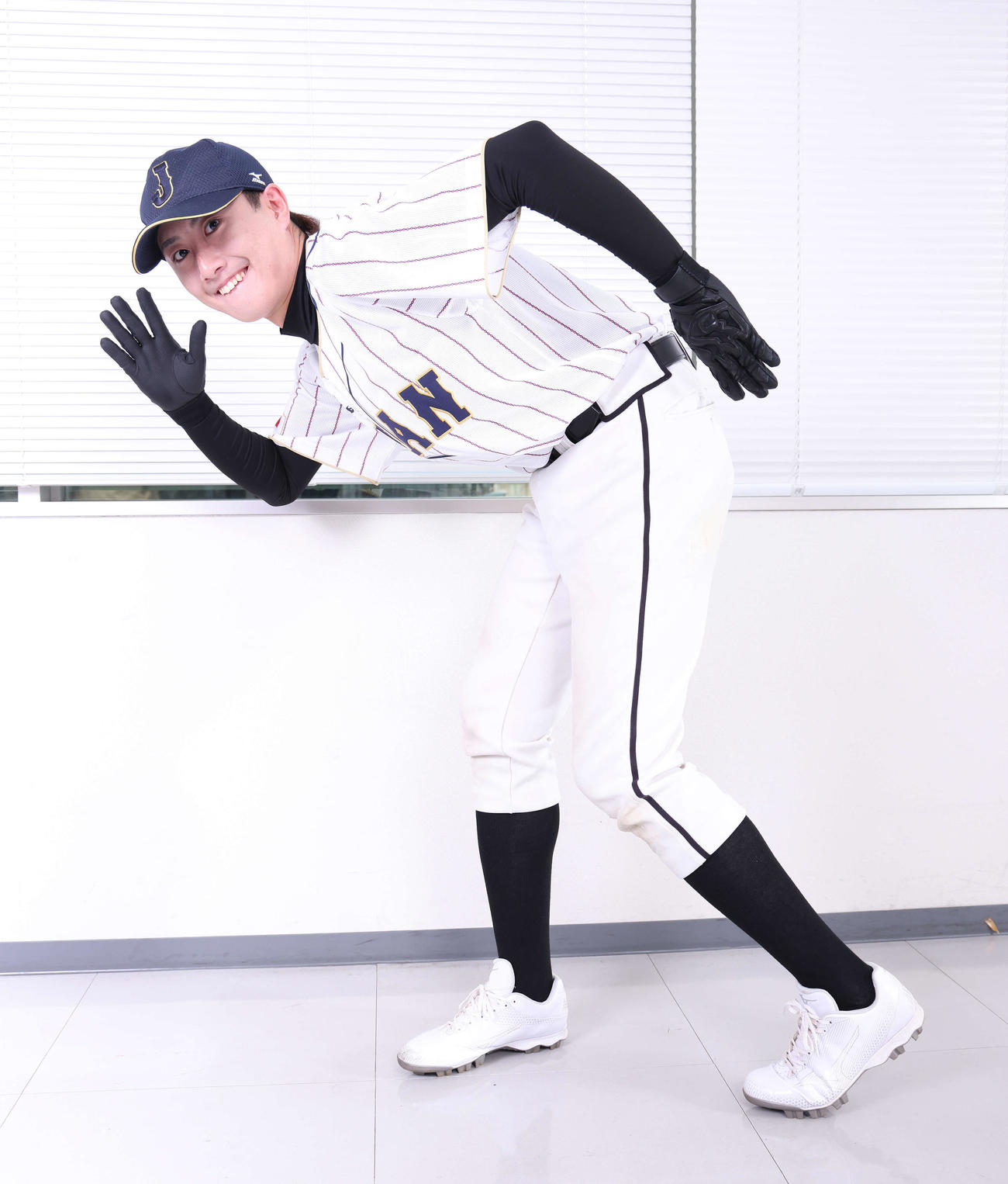 周東佑京のものまねをする「＃ちょいまねジャパン」の周東うきょーん（撮影・河田真司）