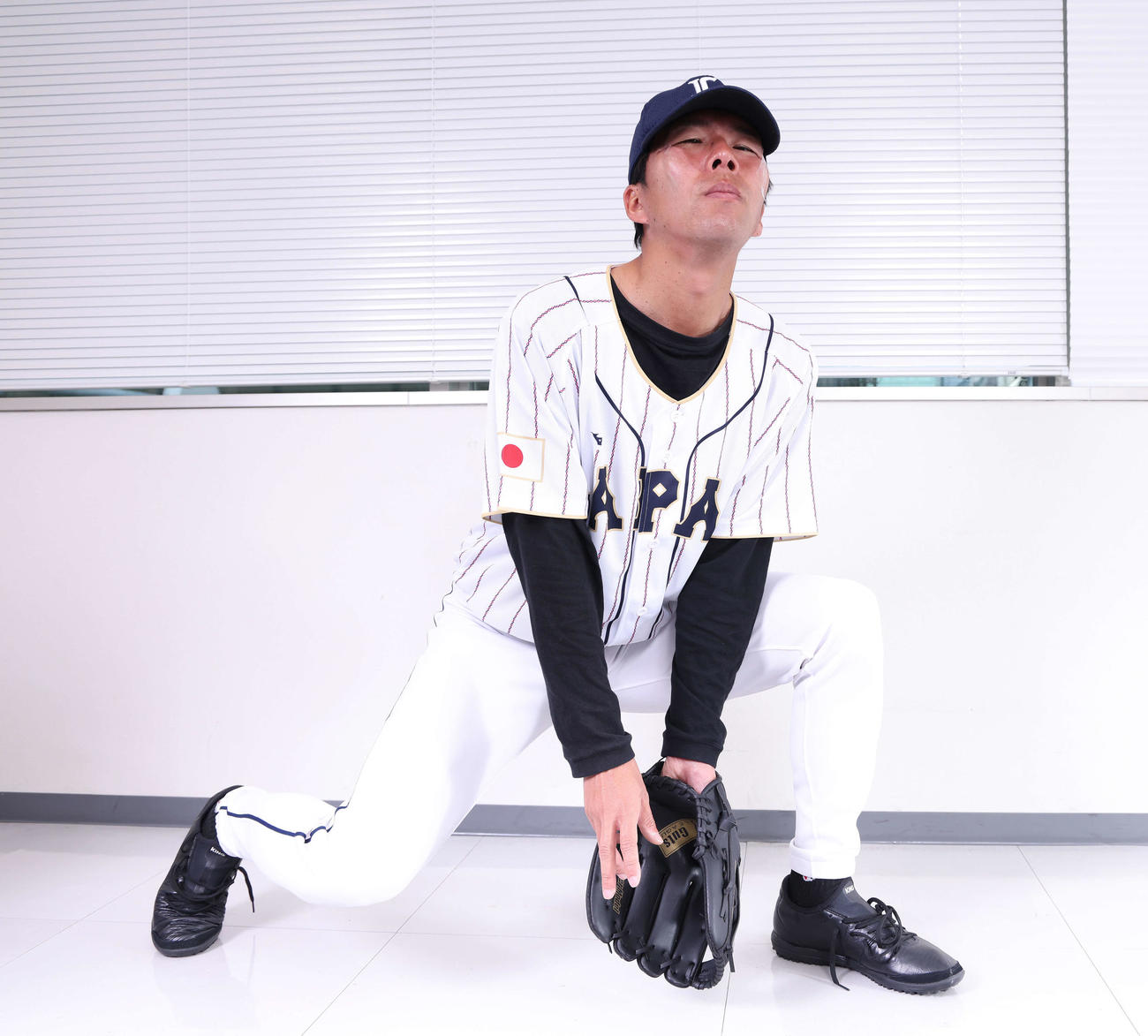 源田壮亮のものまねをする「＃ちょいまねジャパン」のエネルギー源田壮亮（撮影・河田真司）