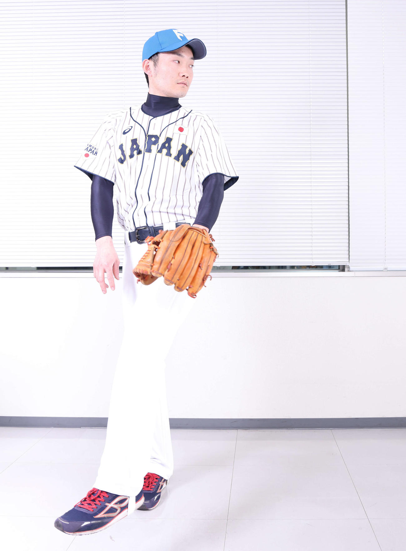 日本ハム伊藤のものまねをする「＃ちょいまねジャパン」の伊糖大海（撮影・河田真司）