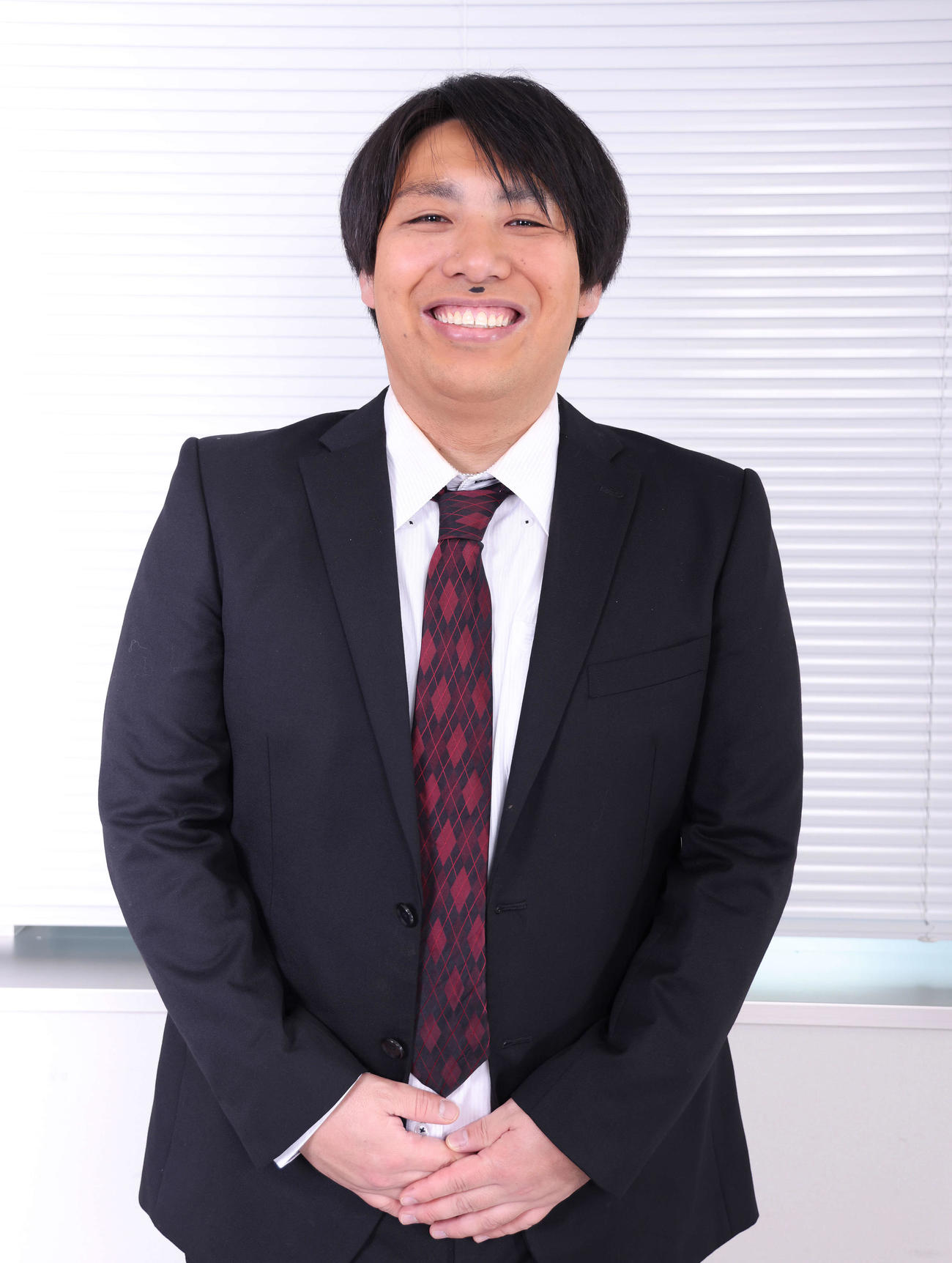 里崎智也氏のものまねをする「＃ちょいまねジャパン」のたけのこの里崎智也（撮影・河田真司）
