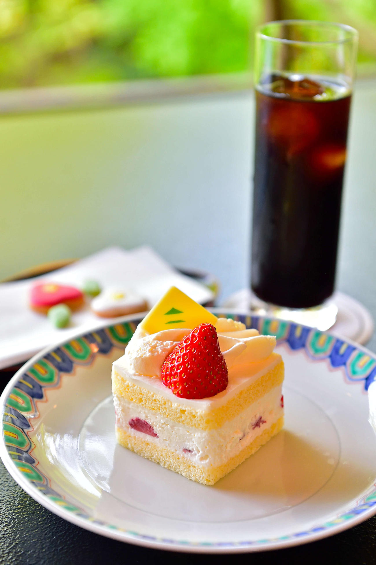 渡辺明名人の2日目午前のおやつは「ショートケーキ」とアイスコーヒー（日本将棋連盟提供）