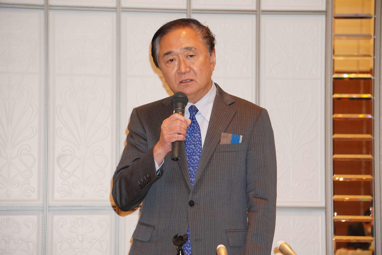 不倫報道を受け記者会見を開いた黒岩祐治知事（撮影・沢田直人）