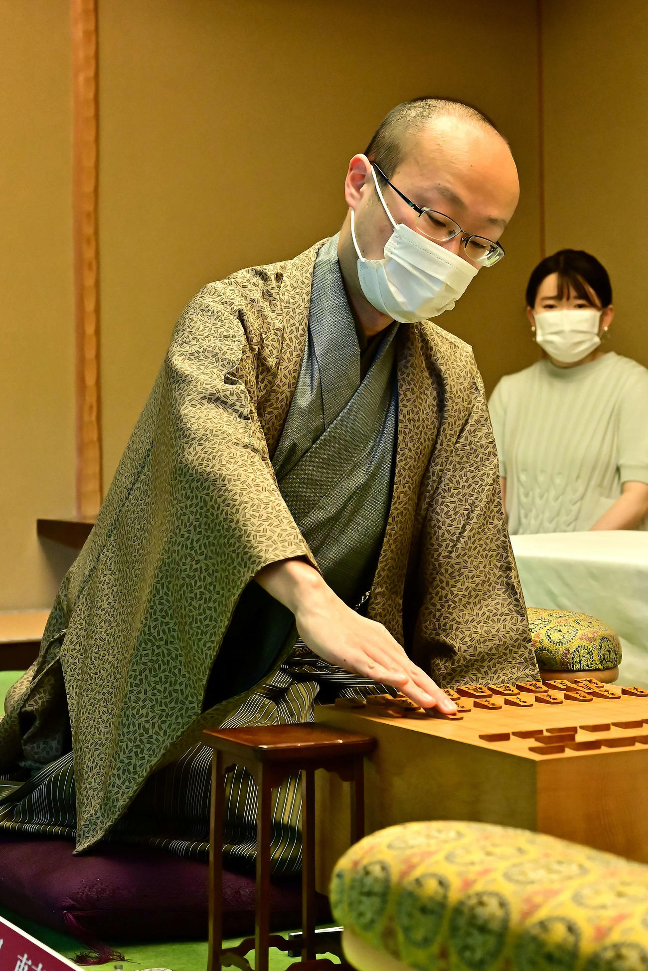 昨年に続いての開幕勝利を目指す渡辺明名人（日本将棋連盟提供）