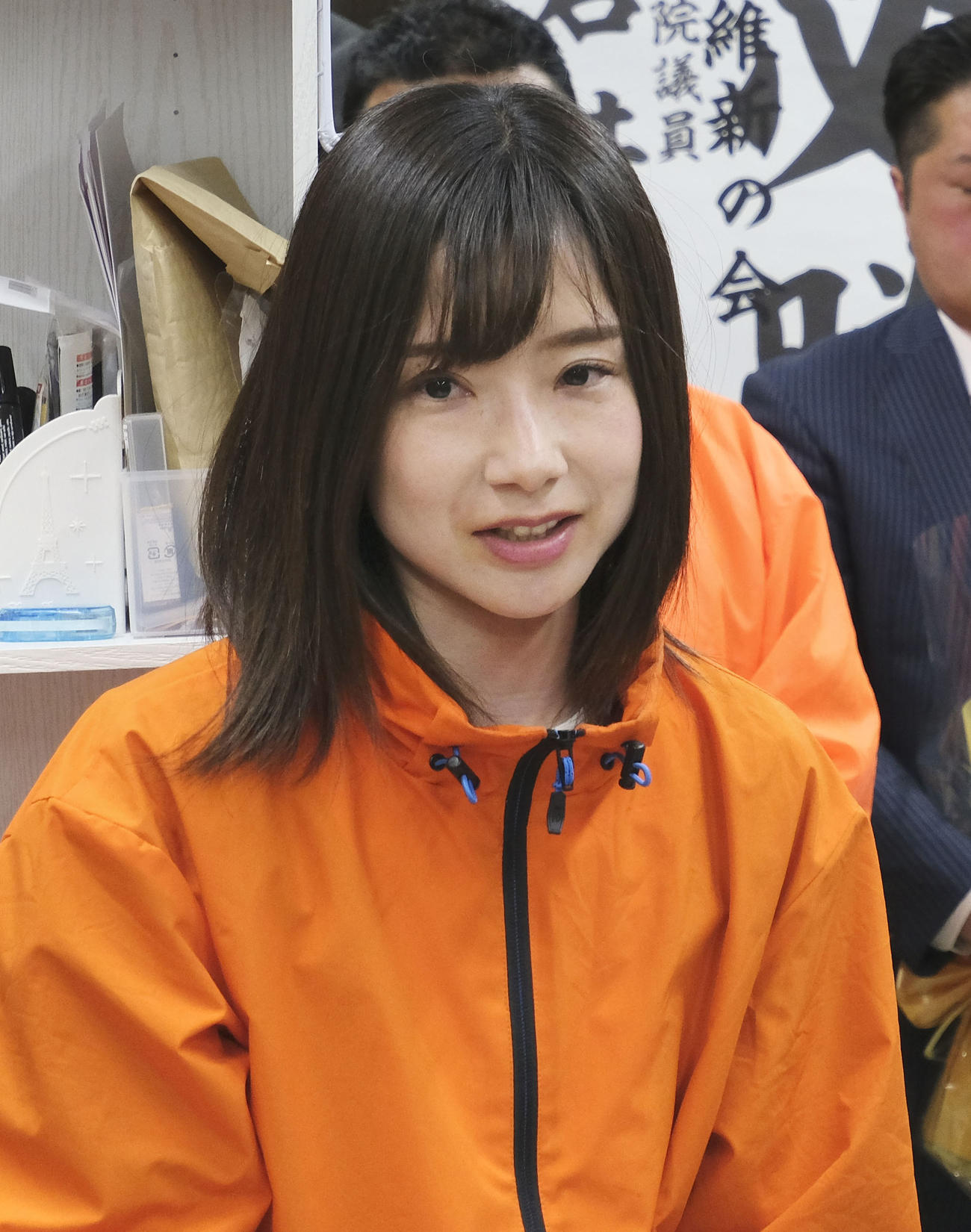 埼玉県議選で落選が決まり、敗戦の弁を述べる中村梨香氏（共同）