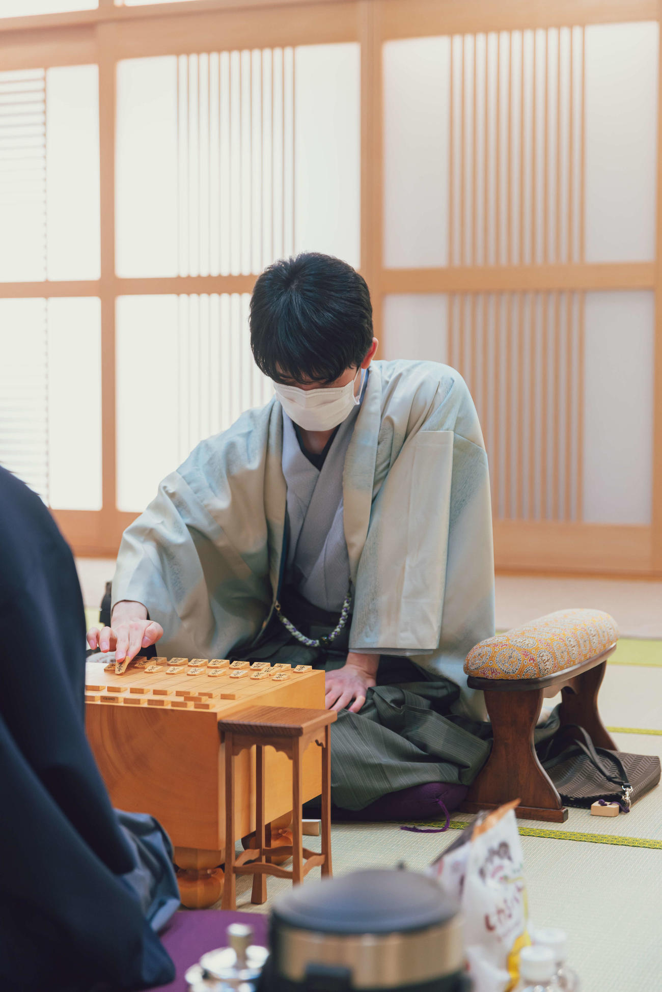名人戦挑戦とのかけ持ちでタイトル防衛を目指す藤井聡太叡王（日本将棋連盟提供）