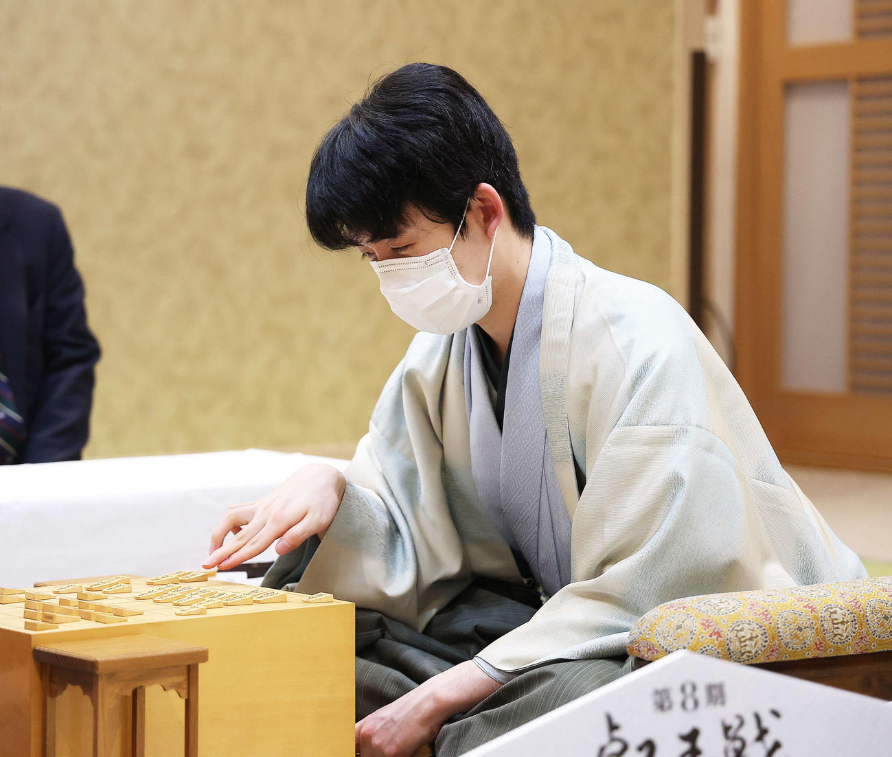 感想戦に臨む藤井聡太叡王（撮影・河田真司）