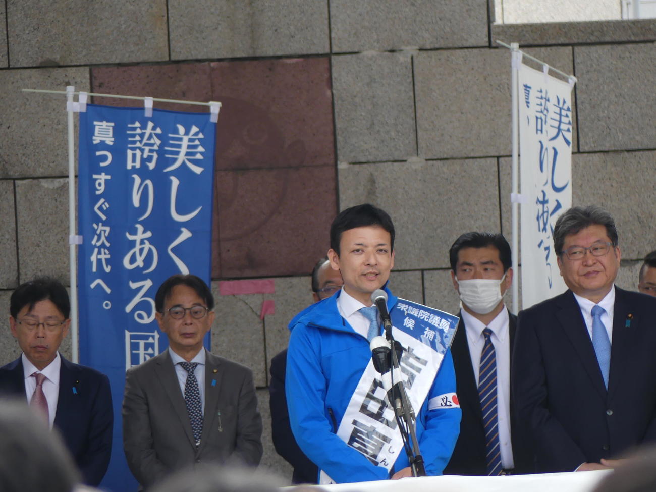 衆院山口4区補選に出馬し支持を訴える自民党の吉田真次氏（撮影・中山知子）