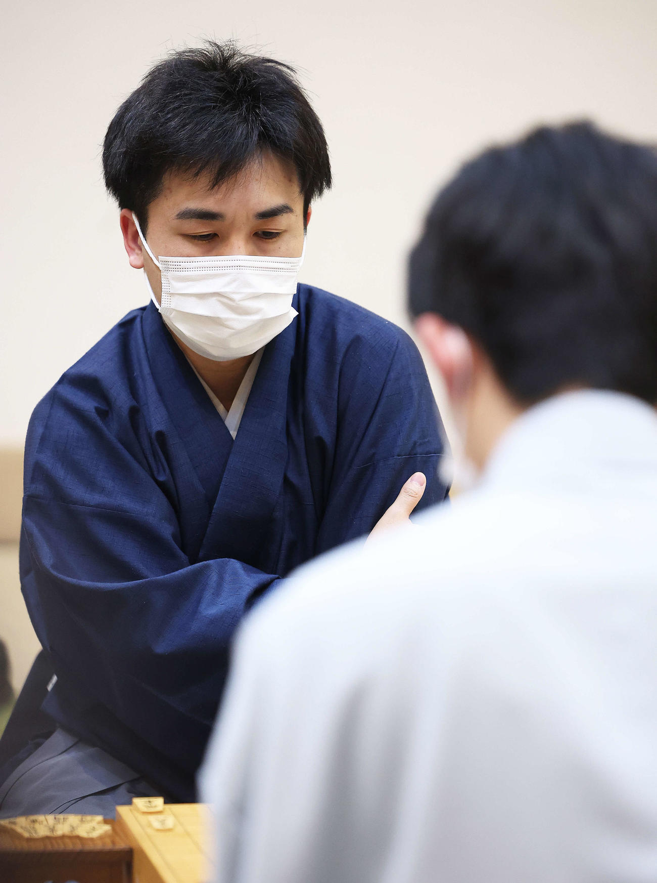 第8期叡王戦五番勝負第1局を終える菅井竜也八段（撮影・河田真司）