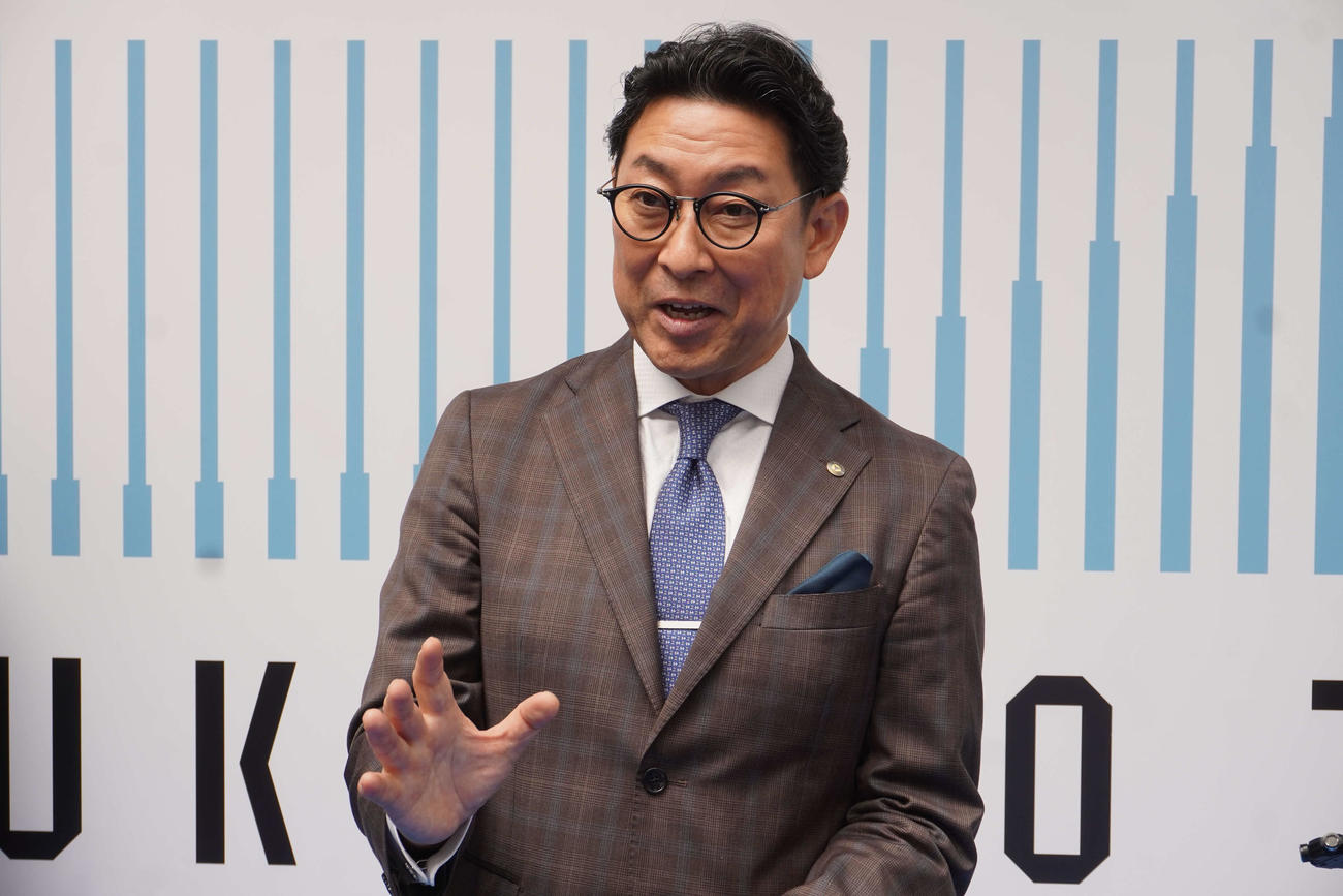 東急歌舞伎町タワーについて語る木村知郎室長（撮影・沢田直人）