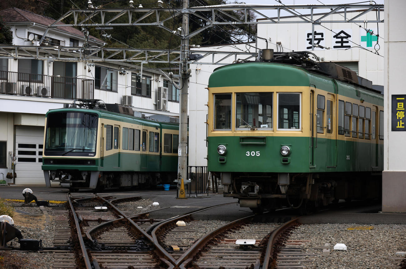 検車場にならぶ車両（撮影・大野祥一）