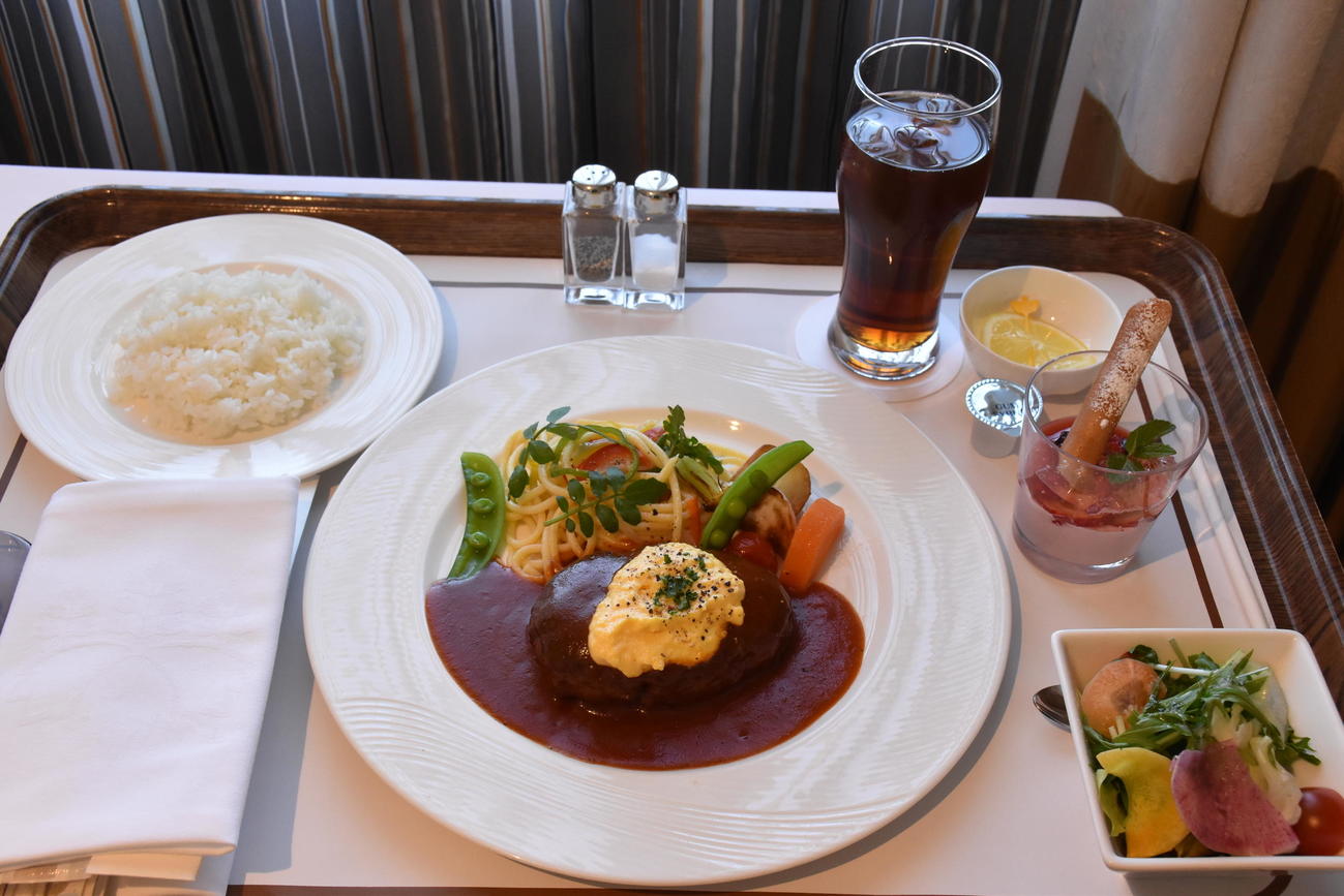 藤井聡太叡王が昼食に注文した「あんかけハンバーグステーキ」（日本将棋連盟提供）