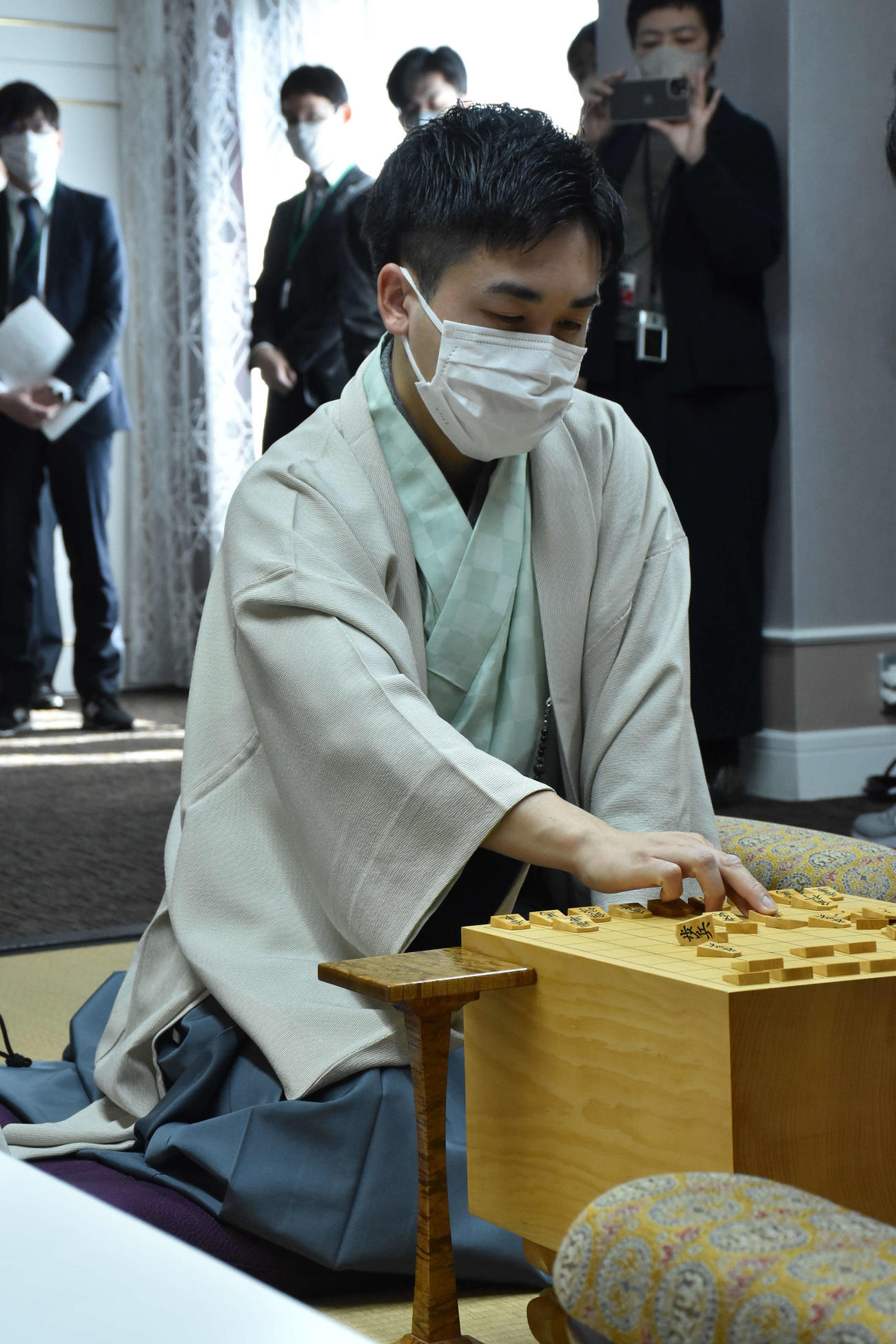 第8期叡王戦5番勝負第2局に臨んだ菅井竜也八段（日本将棋連盟提供）