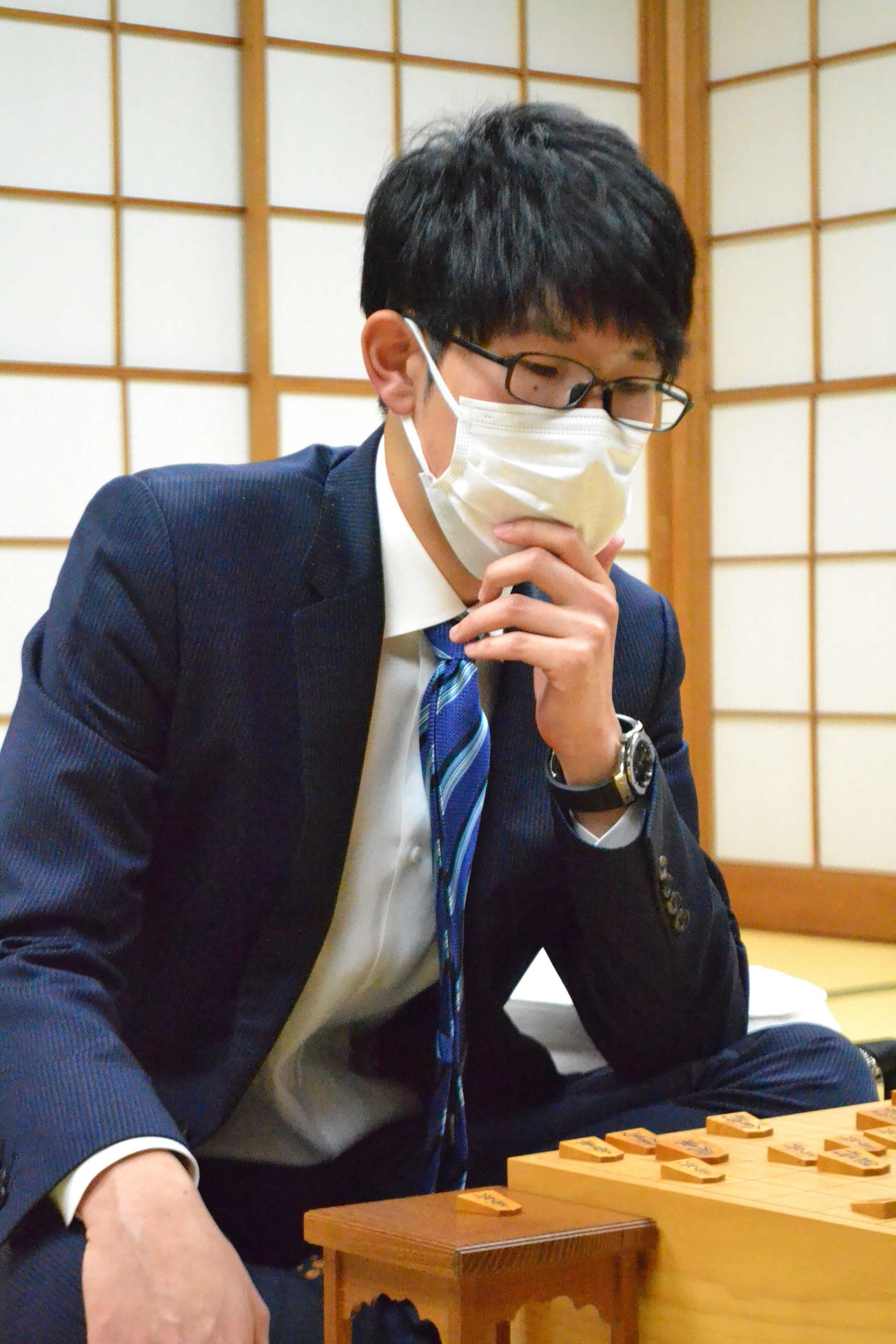 永瀬拓矢王座を下してうれしいタイトル戦初挑戦を決めた佐々木大地七段