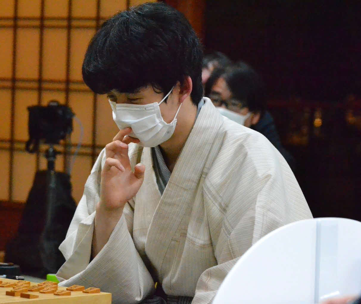 渡辺明名人に連勝して史上最年少での名人獲得と7冠がぐっと近づいた藤井聡太竜王