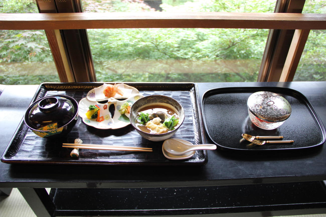 藤井聡太叡王が昼食に注文した「名古屋御膳」（日本将棋連盟提供）