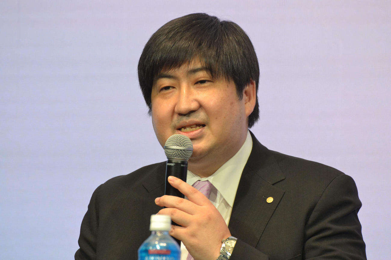 「日本プロ麻雀連盟」のプロ雀士としての資格を得て、将棋と「二刀流」宣言をした鈴木大介九段