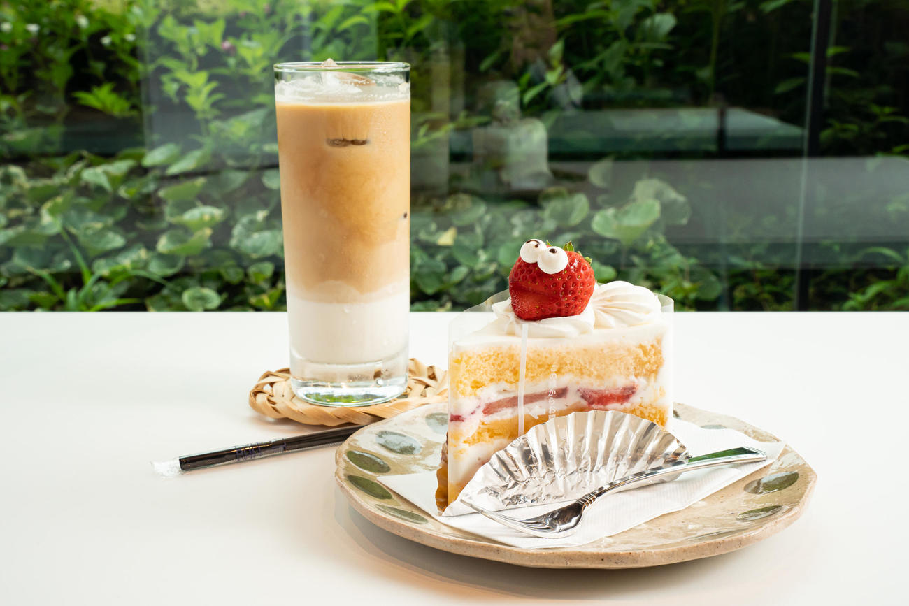 渡辺明名人が午前のおやつに注文した「イチゴのショートケーキ」（日本将棋連盟提供）