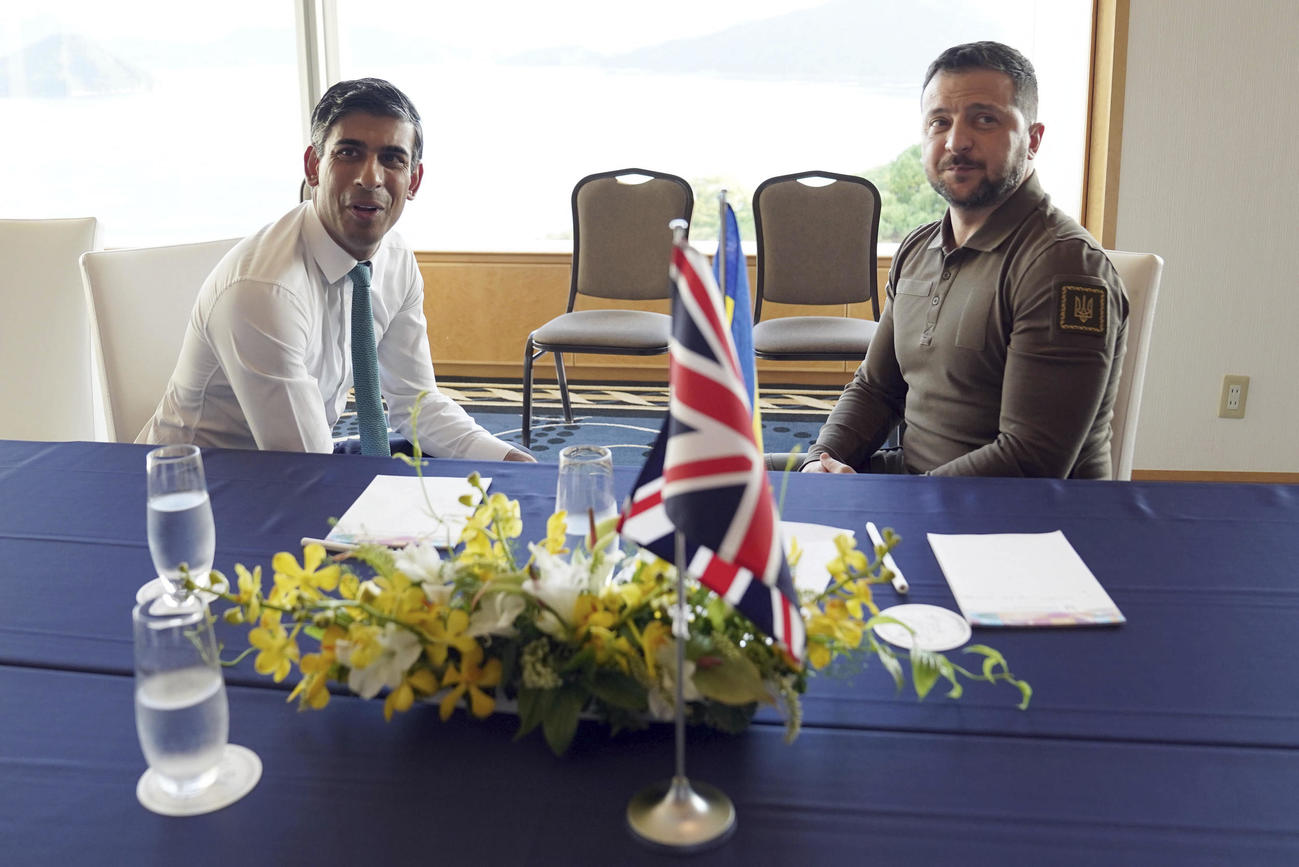 英国スナク首相と会談するゼレンスキー大統領（AP）
