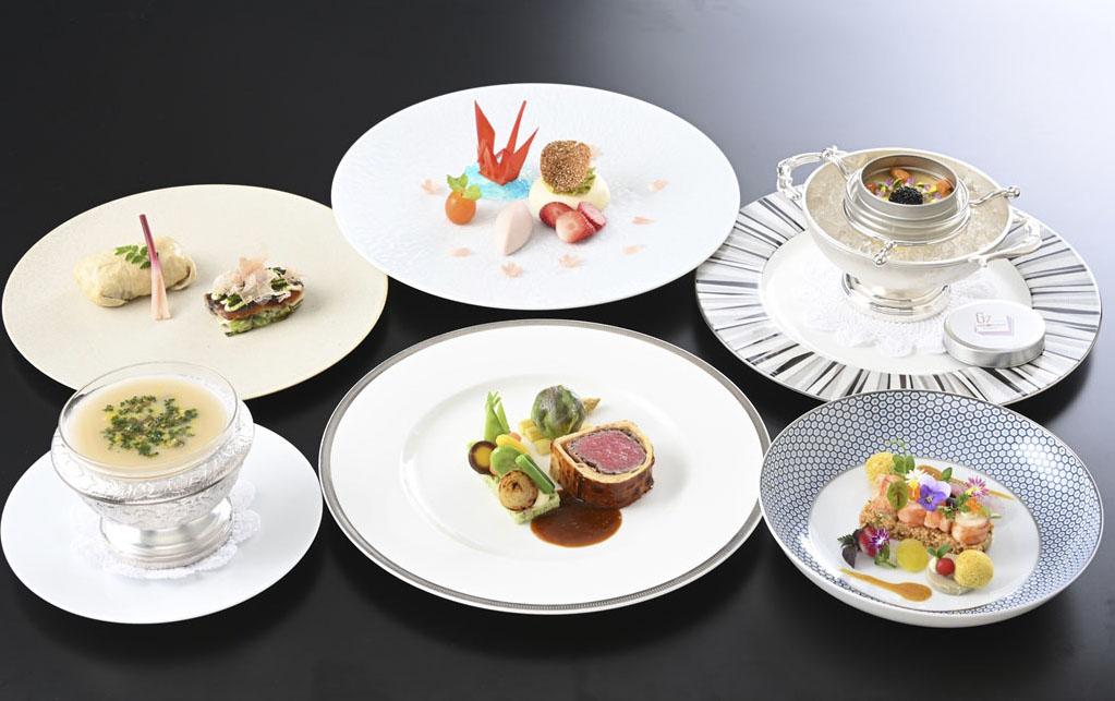 20日の夕食会で各国首脳らに振る舞われた、全国各地の食材を使った和洋折衷のコース（共同）