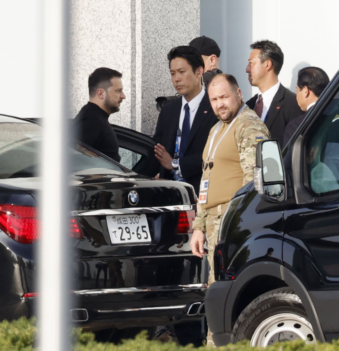 原爆資料館に入るウクライナのゼレンスキー大統領（共同）