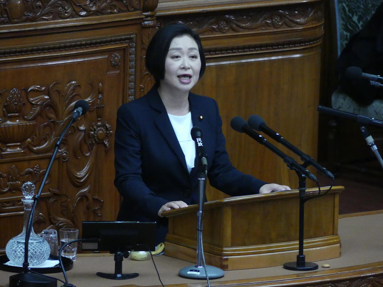 自身への懲罰動議に対する身上弁明を行うれいわ新選組の櫛渕万里共同代表（撮影・中山知子）