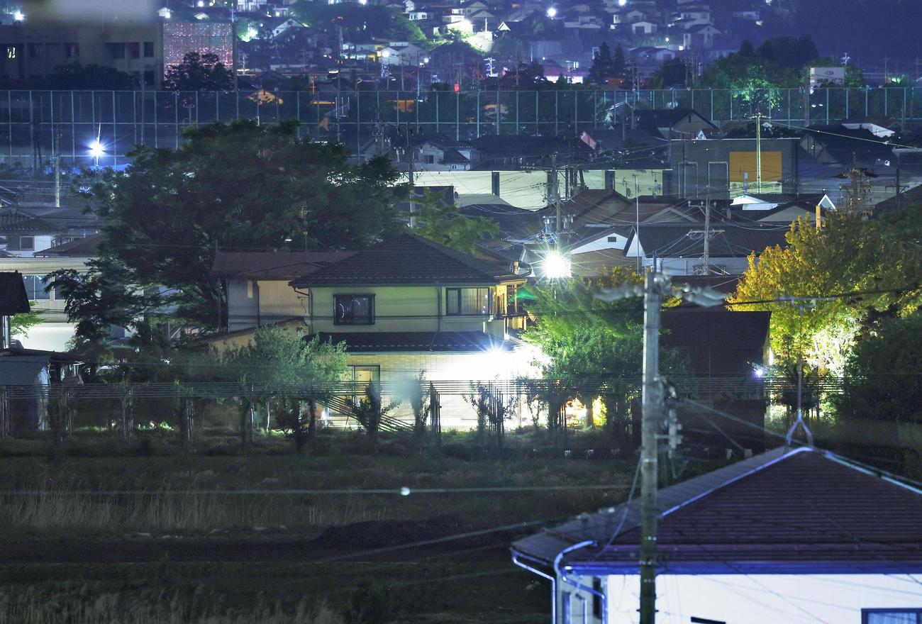 男が立てこもった現場周辺（共同）