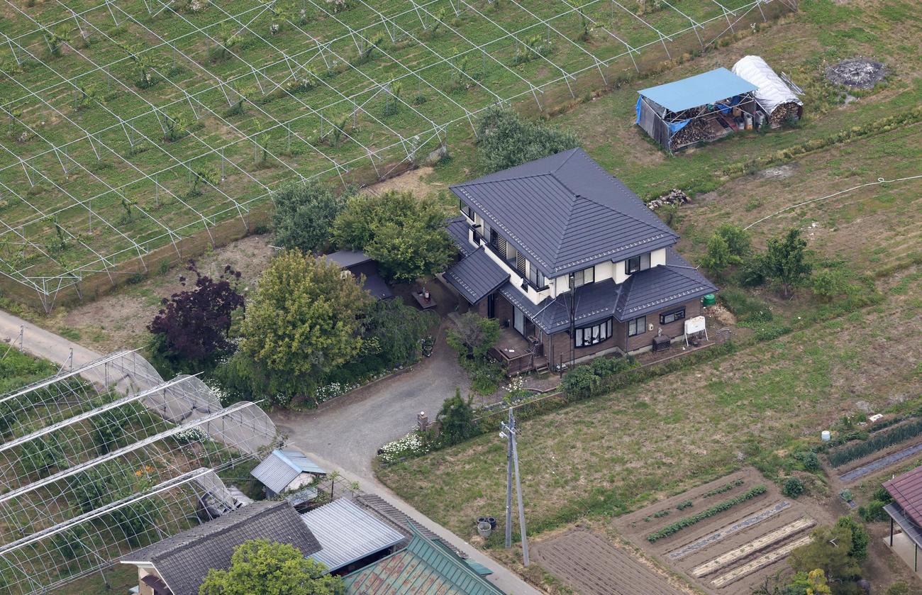 26日午前、長野県中野市で男が立てこもった住宅（共同）