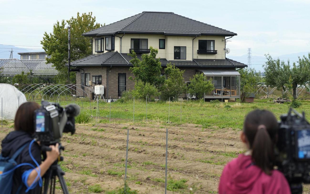 26日午前、男が立てこもった住宅（共同）