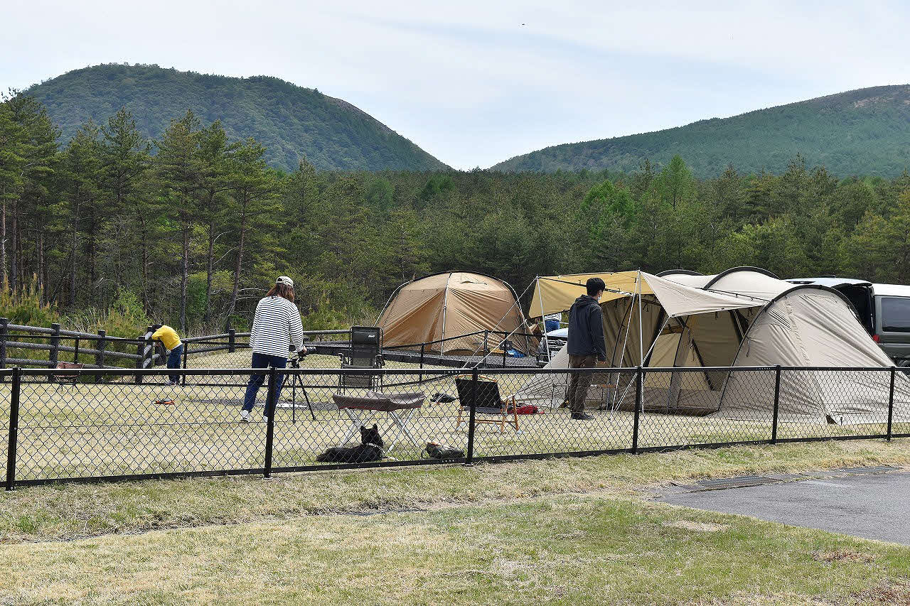 浅間山キャンプ場のドッグラン付きジオルームグランピング