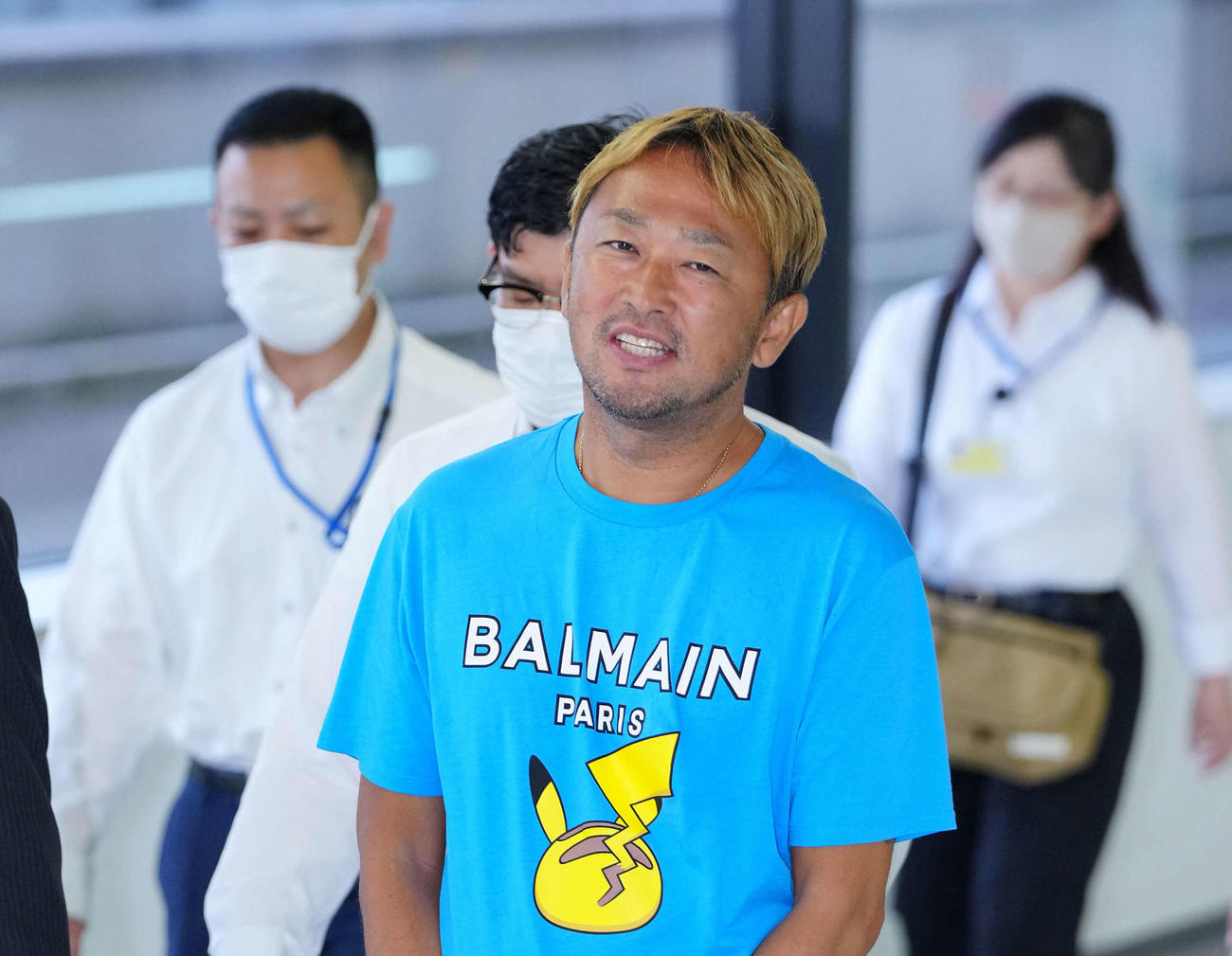 帰国し逮捕されたガーシーこと東谷義和容疑者（撮影・垰建太）