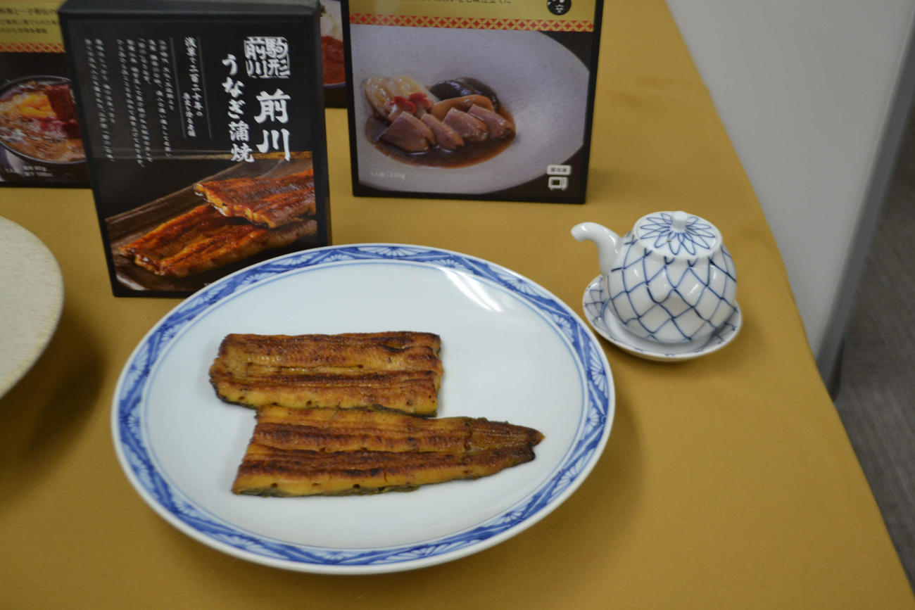 「駒形前川」の「うなぎ蒲焼」