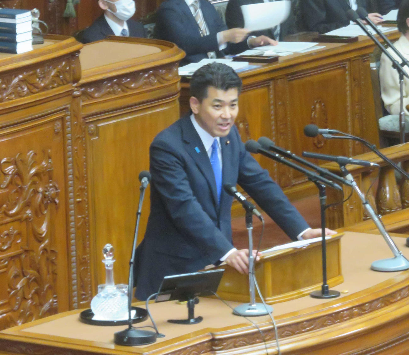 立憲民主党の泉健太代表は衆院本会議で内閣不信任決議案の趣旨説明を行った（撮影・大上悟）