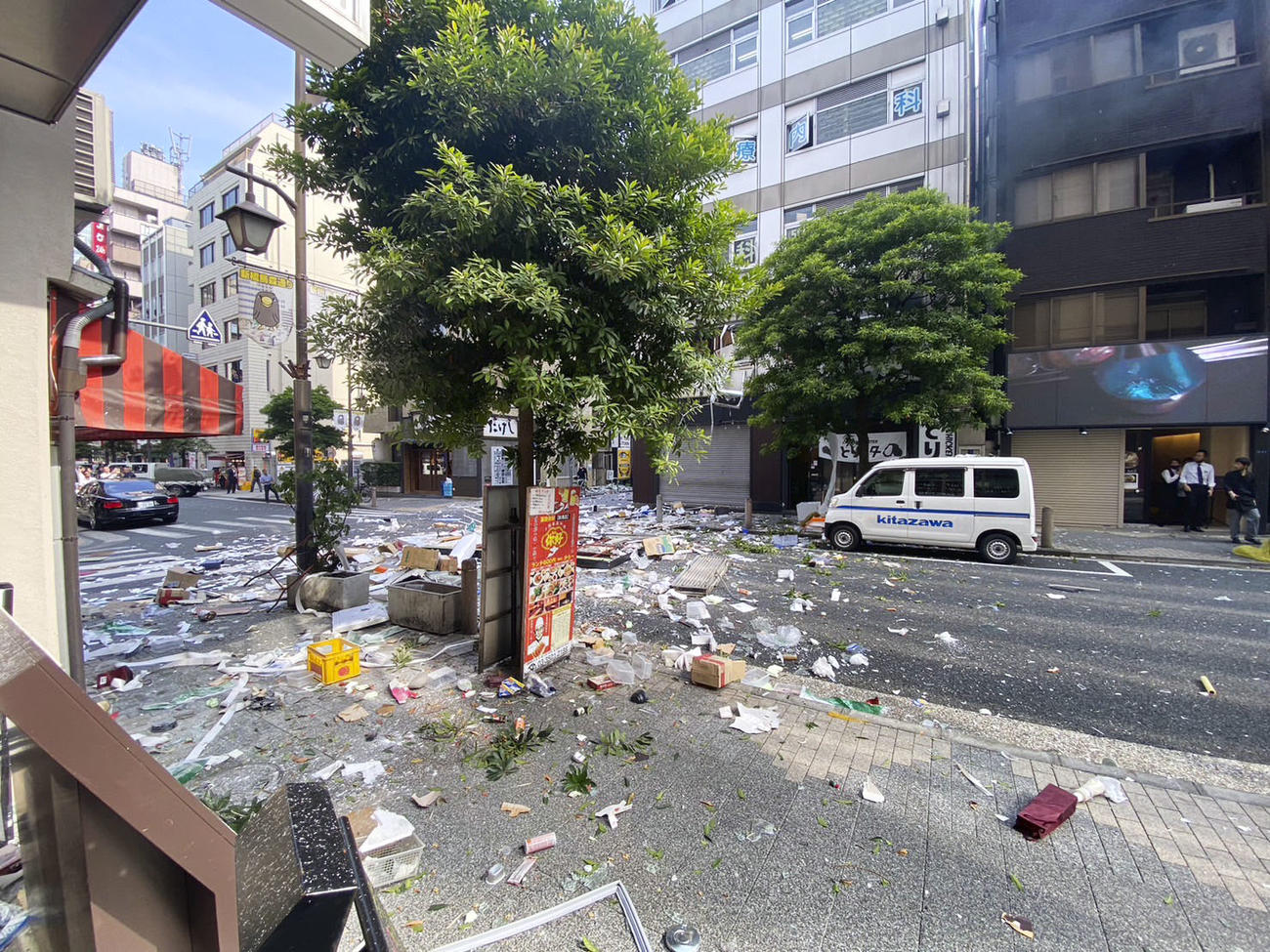 発生直後に撮影された、東京・新橋の爆発音があった火災の現場（共同）