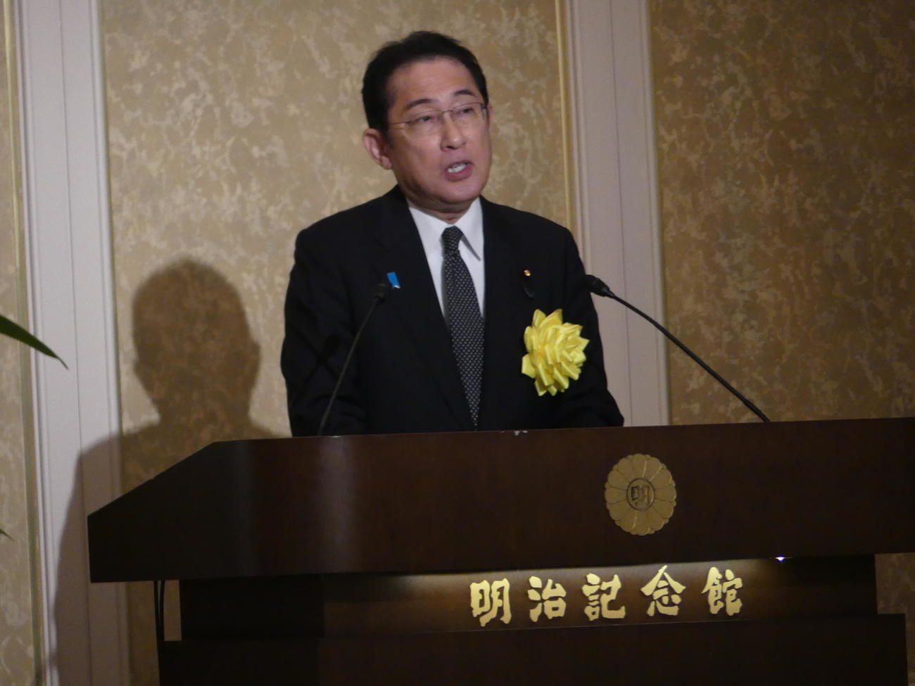 安倍元首相をしのぶ有志による集いで、安倍氏との思い出を語る岸田文雄首相（撮影・中山知子）