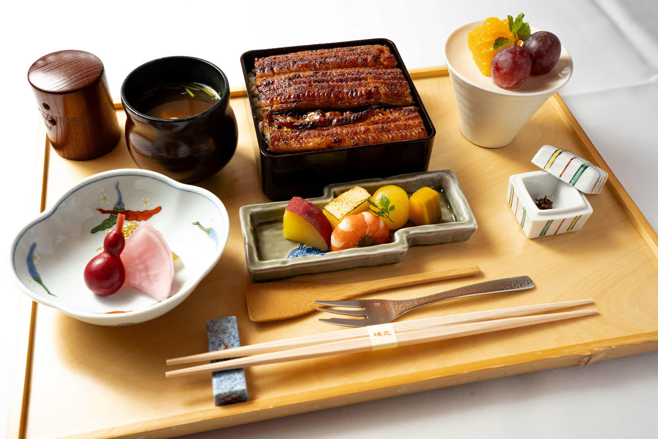 佐々木大地七段が就職に注文した「うな重膳」（日本将棋連盟提供）
