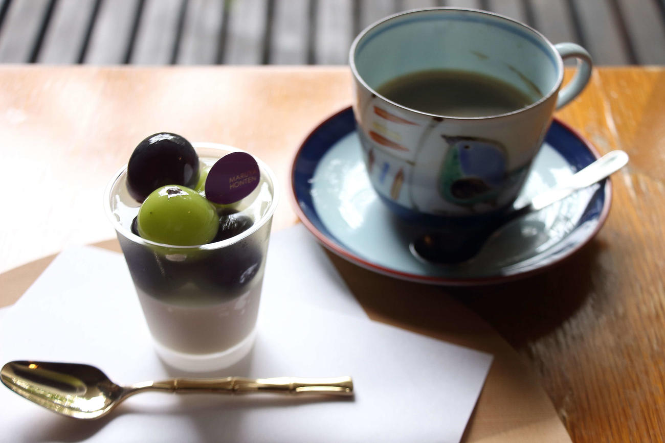 にいがた葡萄のフロマージュブラン」、「ホットコーヒー」