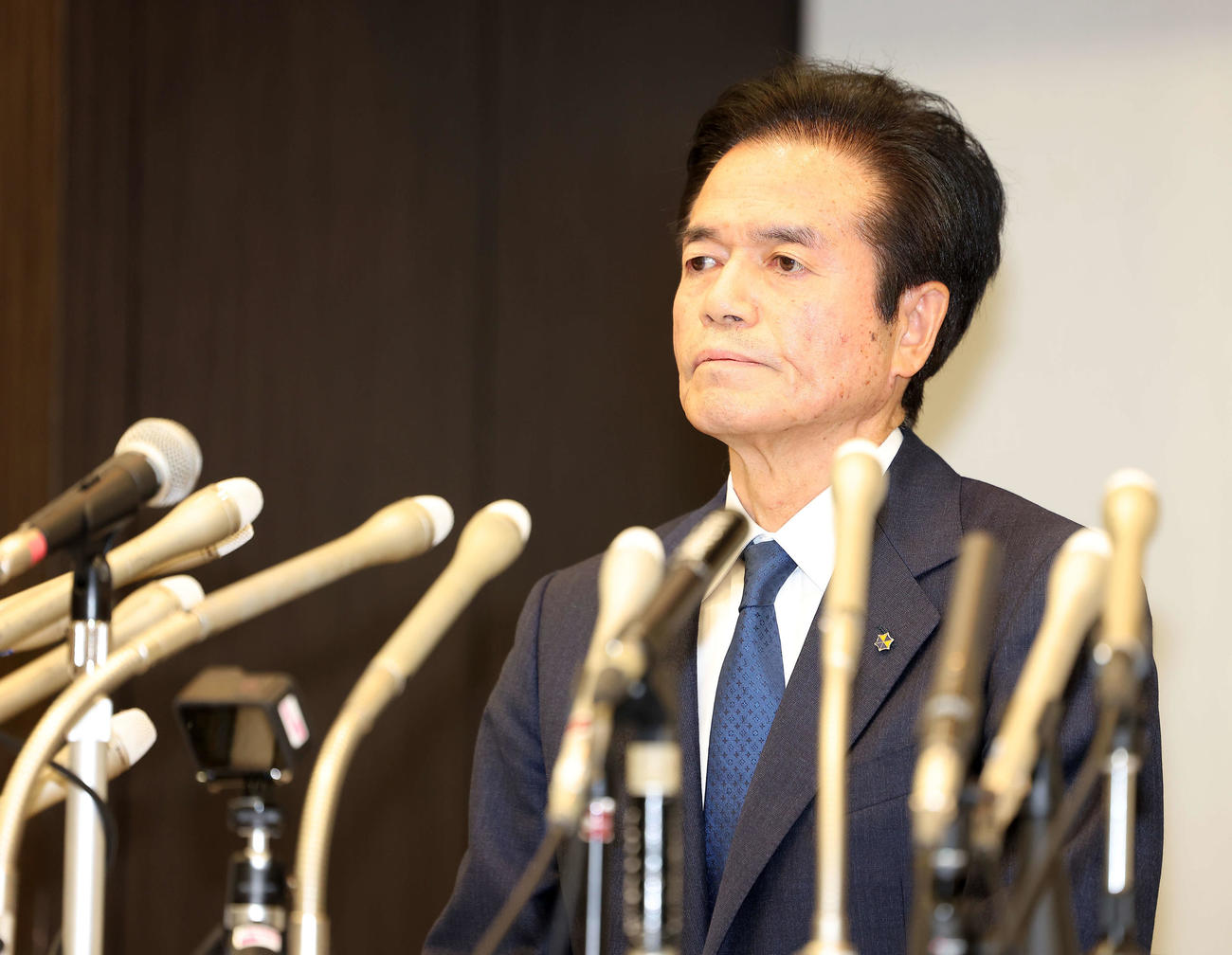 自動車保険の保険金不正請求問題について会見するビッグモーター兼重宏行代表取締役社長（撮影・河田真司）