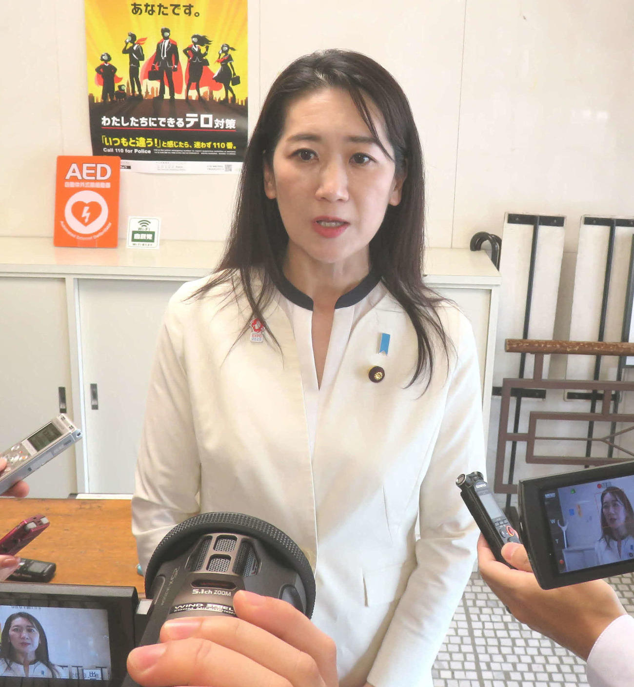 自民党の松川るい女性局長はフランス研修の際にSNSに投稿した写真が批判を受けたことについて陳謝した（撮影・大上悟）