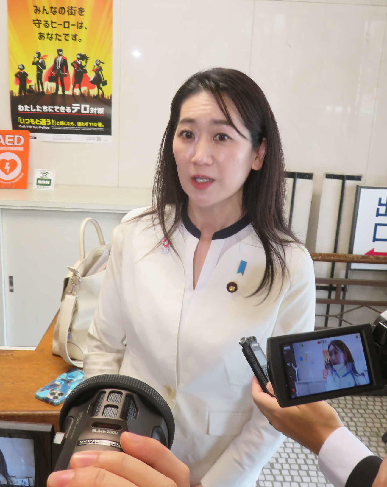 自民党の松川るい女性局長はフランス研修の際にSNSに投稿した写真が批判を受けたことについて陳謝した（撮影・大上悟）