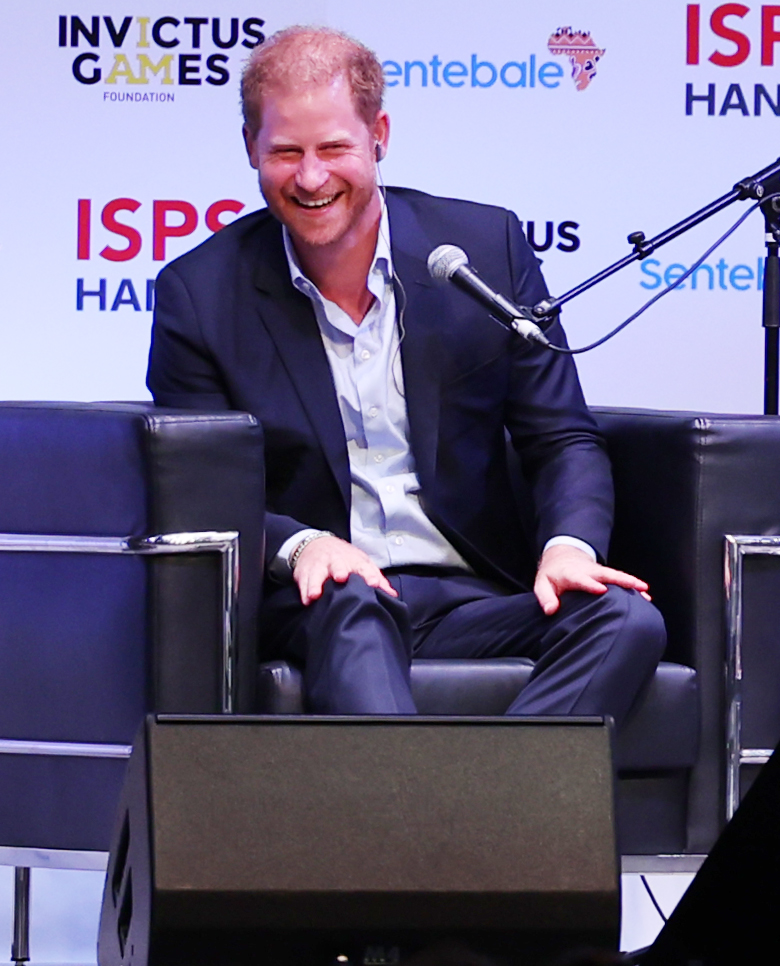 「ISPS・スポーツの力　特別サミット」に出席し笑顔を見せるヘンリー王子（撮影・野上伸悟）