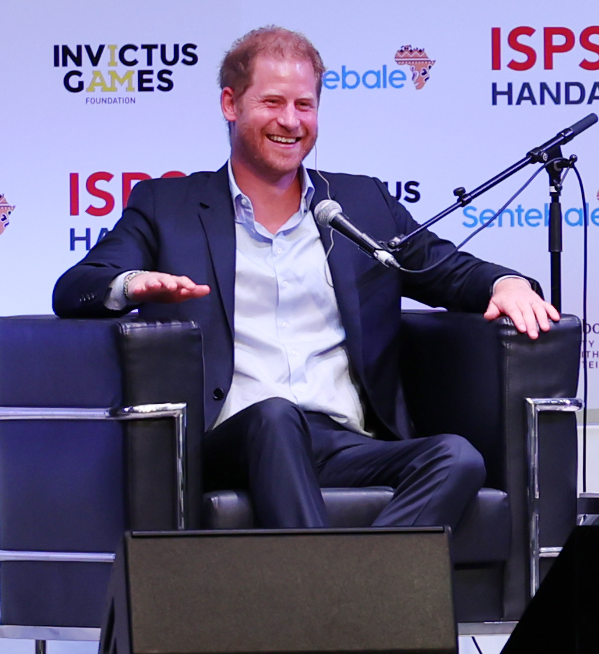 「ISPS・スポーツの力　特別サミット」に出席し笑顔を見せるヘンリー王子（撮影・野上伸悟）