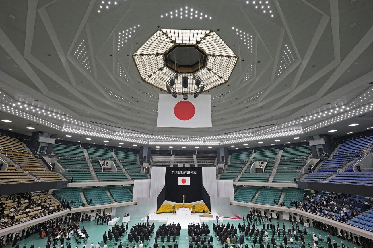 東京・日本武道館で開かれた全国戦没者追悼式（共同）