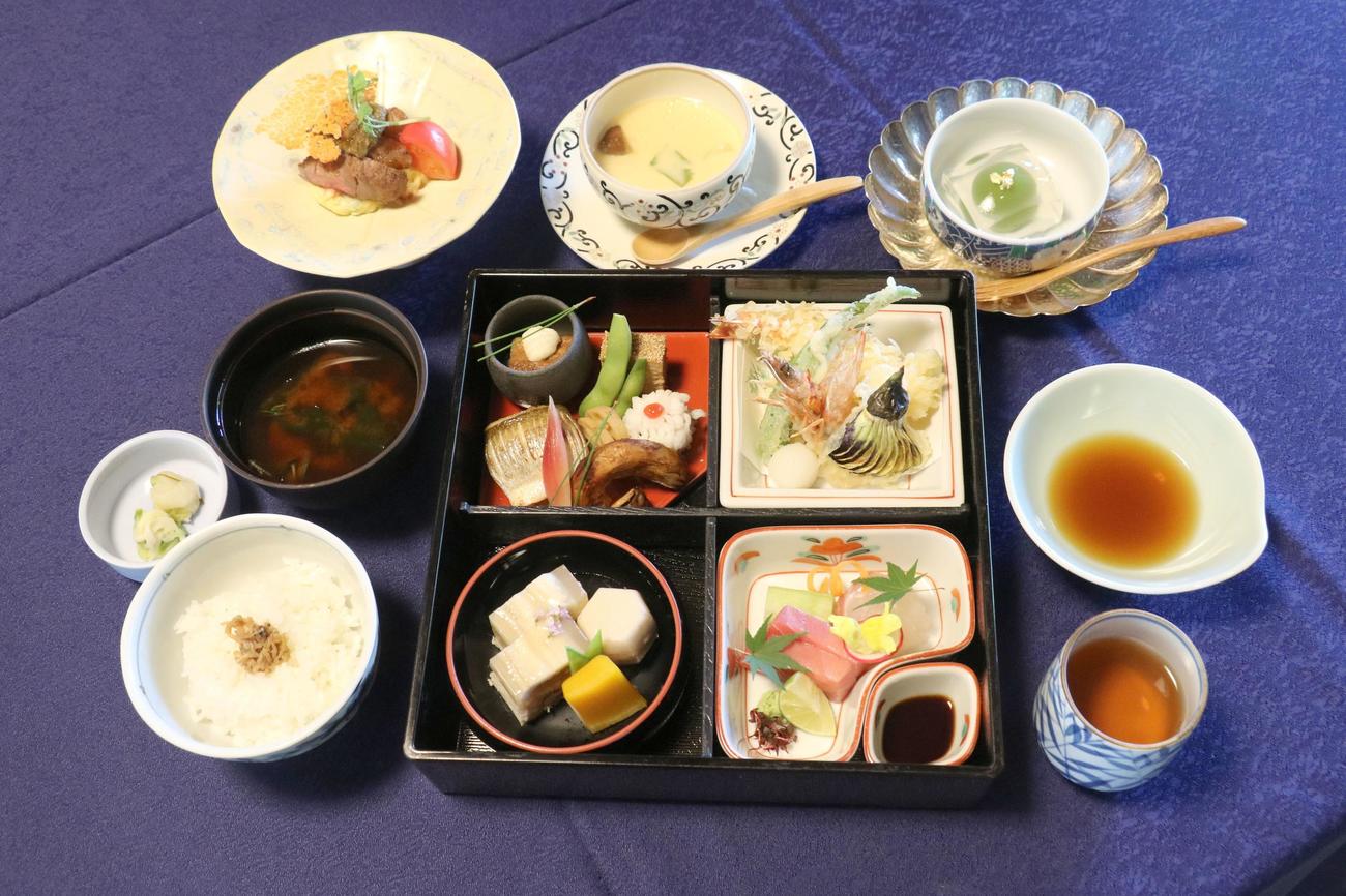 藤井聡太王位、佐々木大地七段が勝負メシに注文した「松花堂弁当」（日本将棋連盟提供）